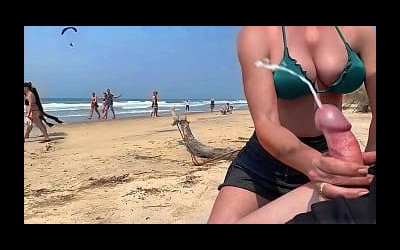 Mulher Bate Punheta Para Estranhos